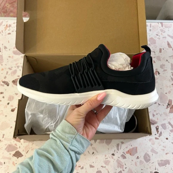 NIB Clark's Cloudsteppers Nova Ave size 8.5! - Picture 2 of 4